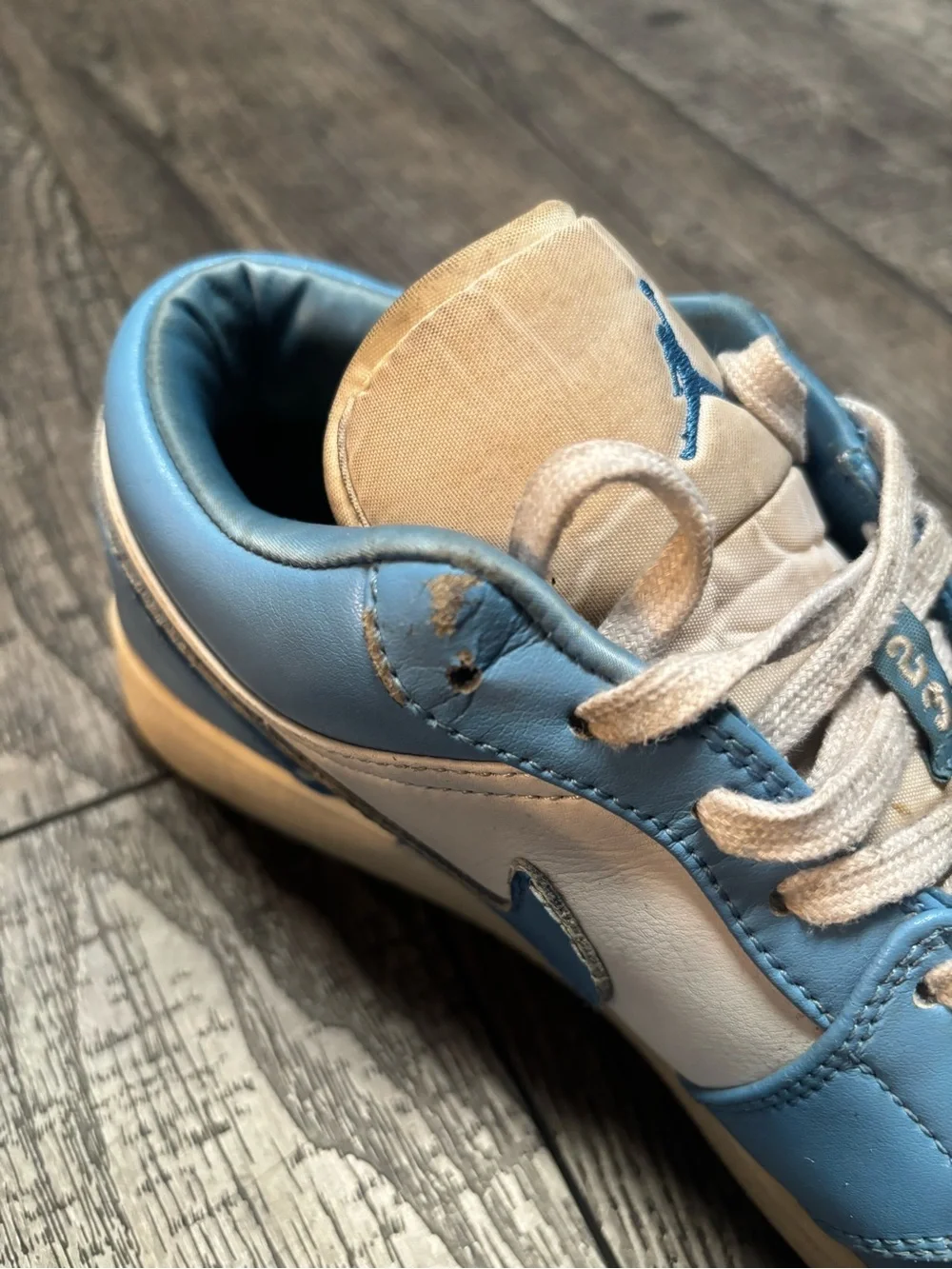 Jordan Low-Top Sneakers in White and Light Blue